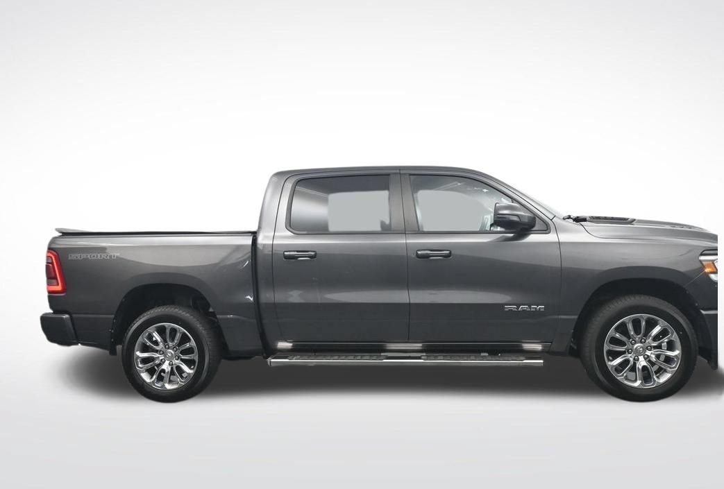 Used 2023 RAM 1500 Laramie AWD/4WD image 4
