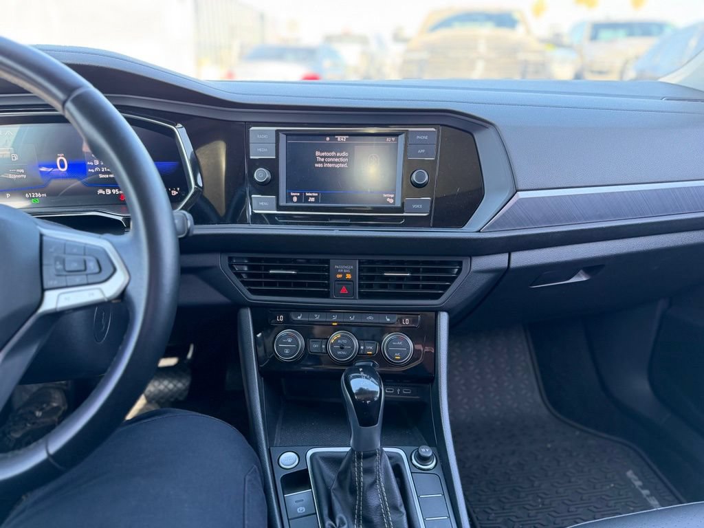 Used 2023 Volkswagen Jetta SE FWD image 9