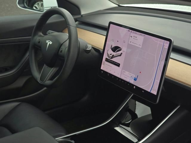 Used 2020 Tesla Model 3 Standard Range Plus image 16