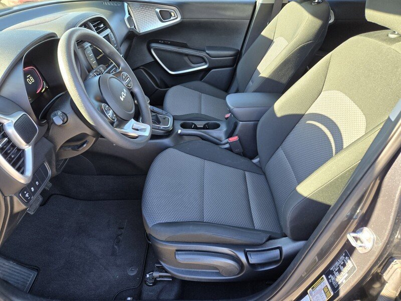 Used 2024 Kia Soul LX w/ Option Group 015 FWD image 11