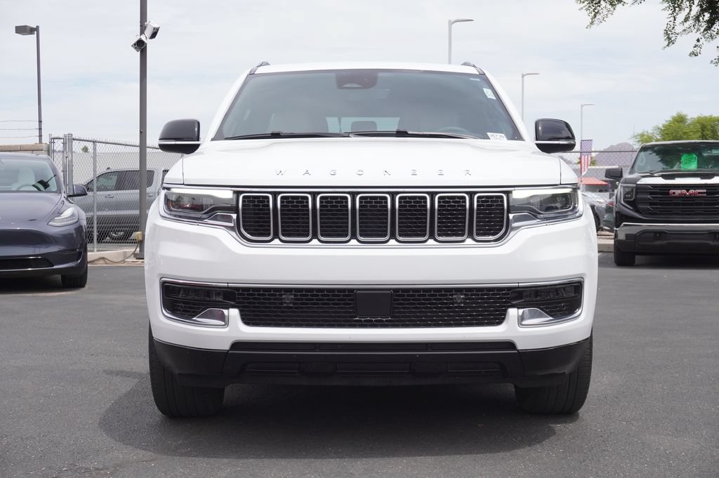 Used 2025 Jeep Wagoneer 2WD image 5