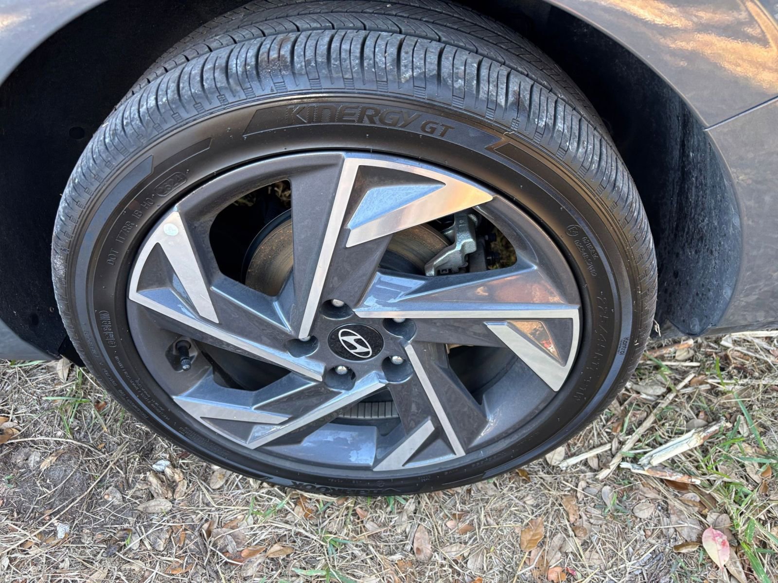 Used 2025 Hyundai Elantra Limited image 31