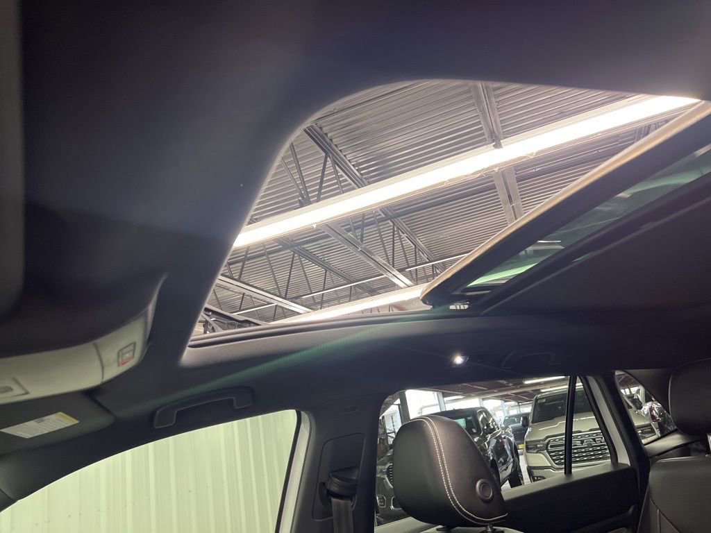 Used 2023 Volkswagen Atlas Cross Sport SEL R-Line image 22