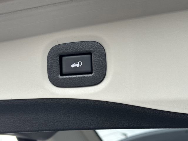 Used 2019 Nissan Rogue SV w/ Sun & Sound Touring Package image 21