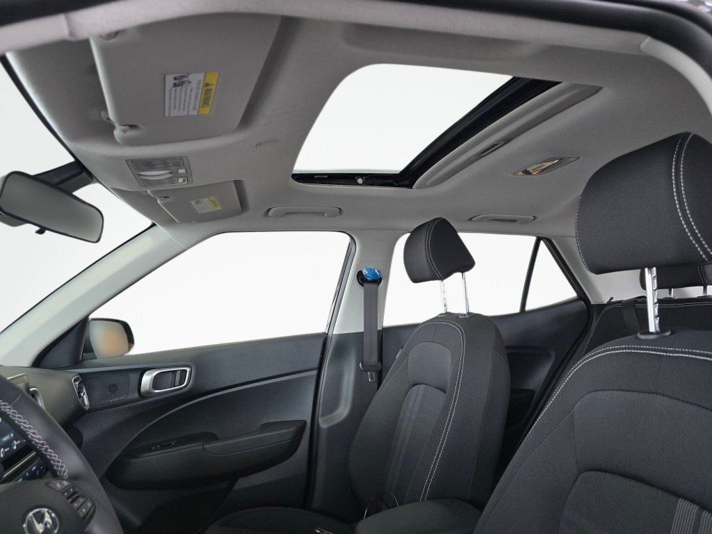 New 2026 Hyundai Venue SEL FWD image 19