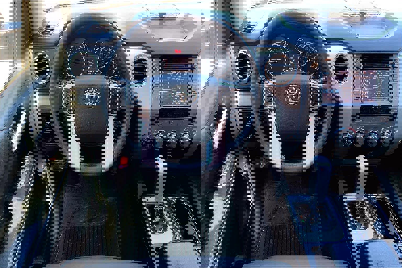 Used 2015 Toyota Tundra SR5 w/ SR5 Upgrade Package image 5