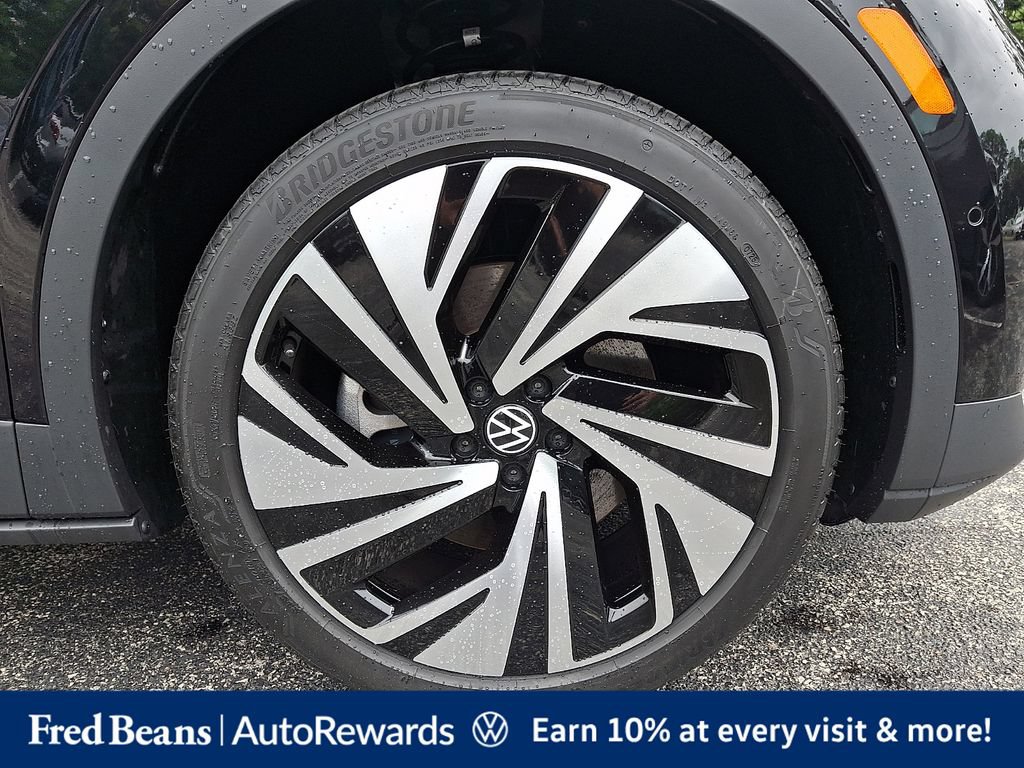 Certified 2025 Volkswagen ID.4 Pro S Plus AWD/4WD image 11