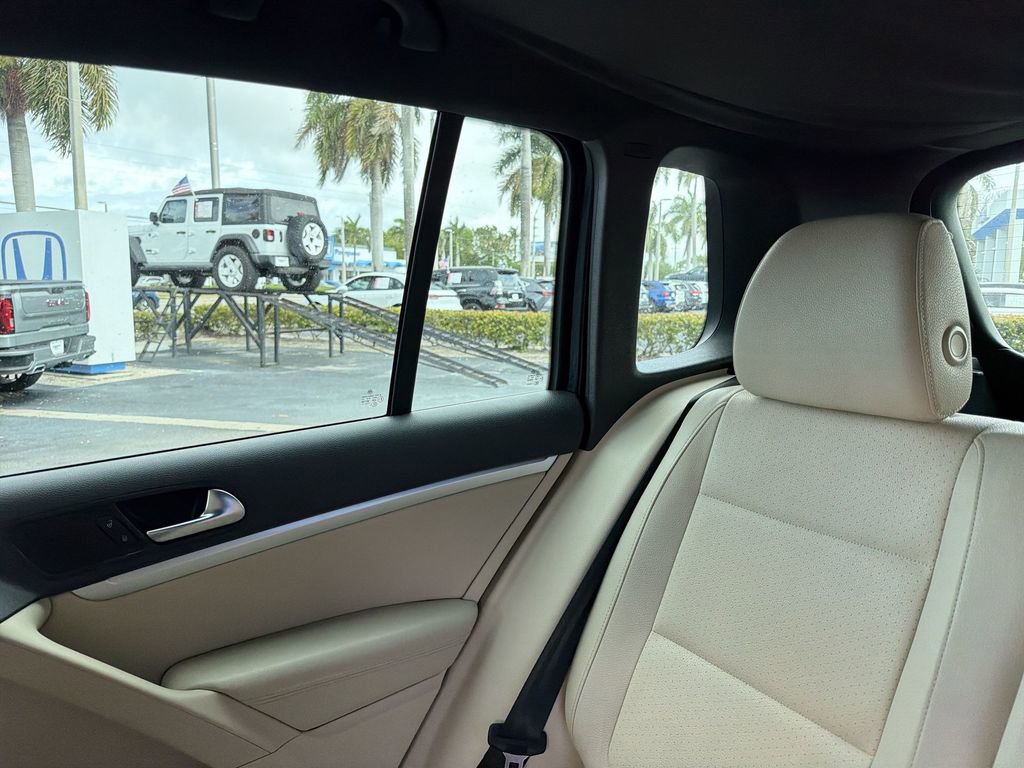 Used 2016 Volkswagen Tiguan R-Line image 13