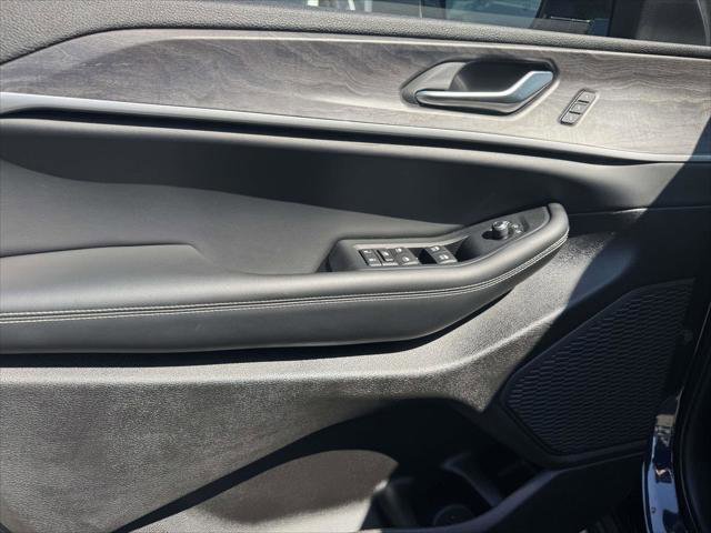 Certified 2023 Jeep Grand Cherokee L Limited AWD/4WD image 12