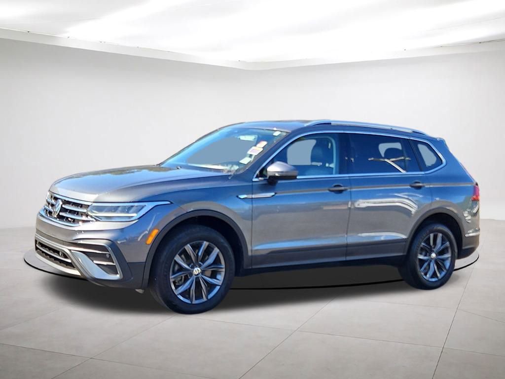Used 2022 Volkswagen Tiguan SE image 3