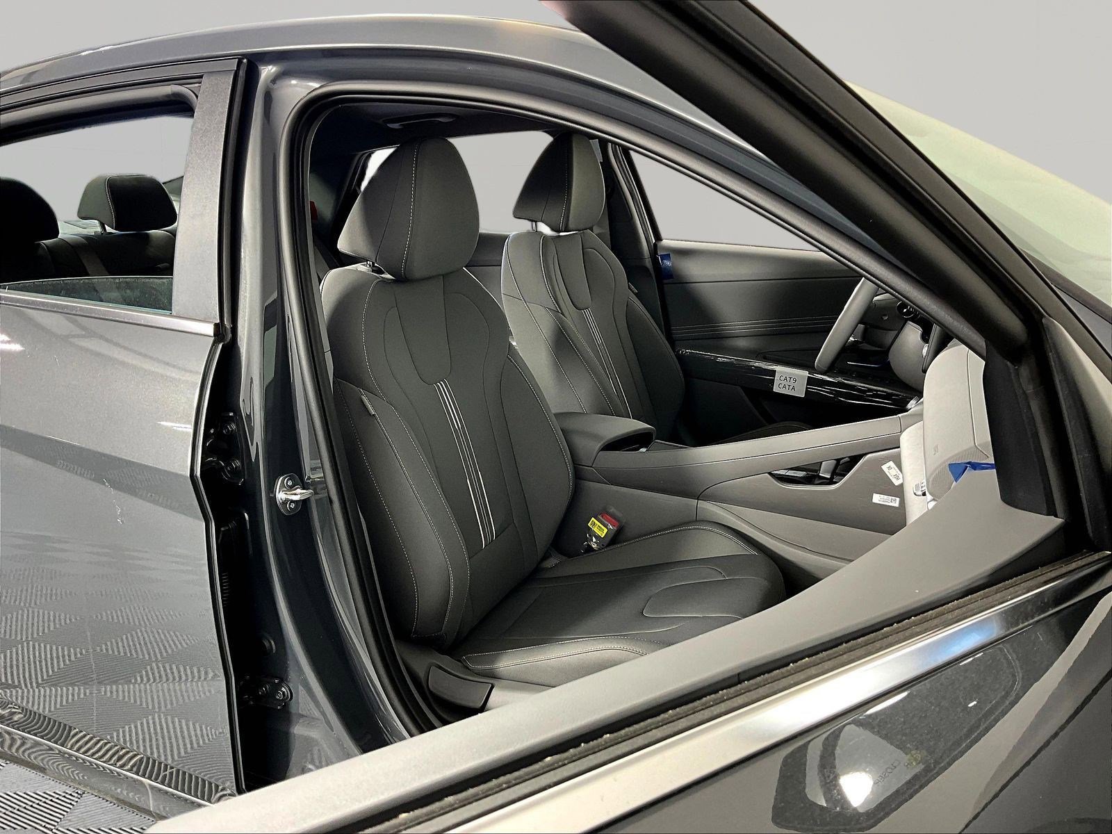 New 2026 Hyundai Elantra SEL Sport FWD image 19