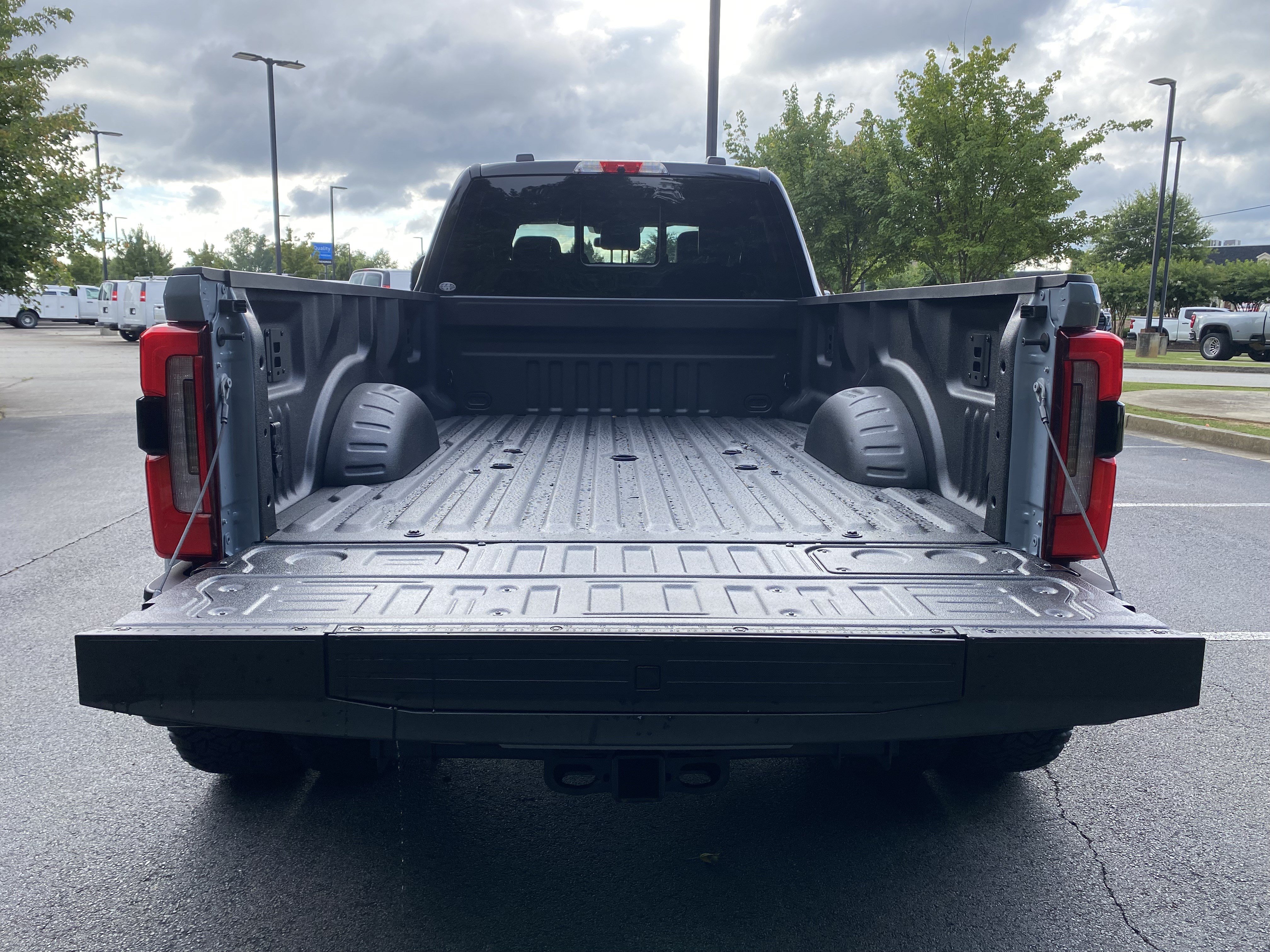 Used 2025 Ford F450 Platinum w/ FX4 Off-Road Package AWD/4WD image 11