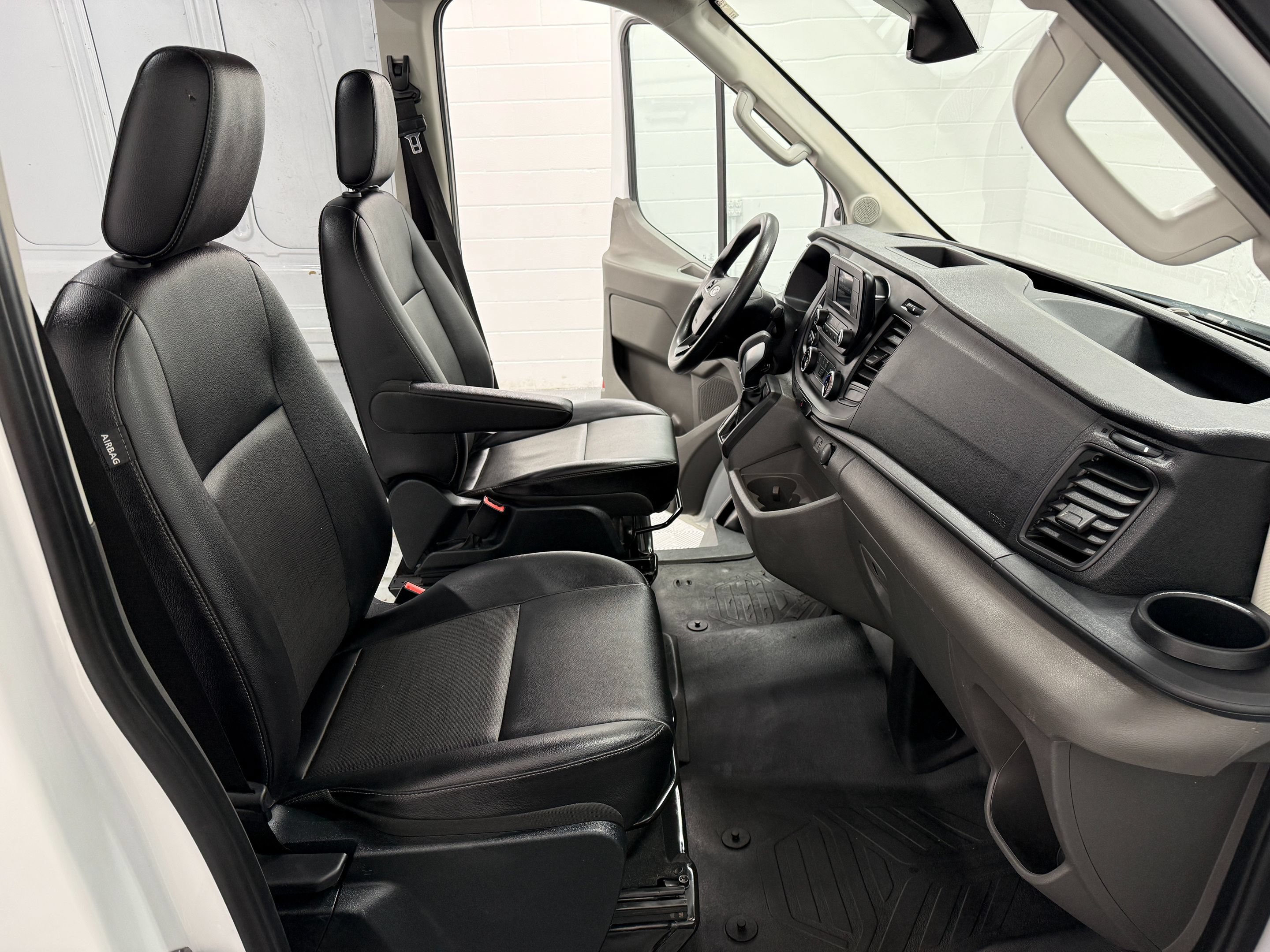 Used 2023 Ford Transit 250 148 High Roof RWD image 12