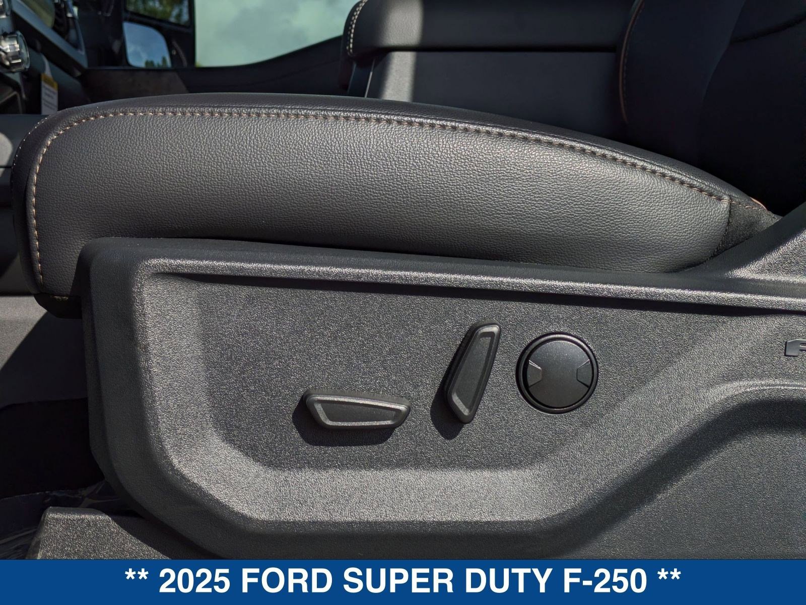 New 2025 Ford F250 Lariat w/ Lariat Ultimate Package image 45