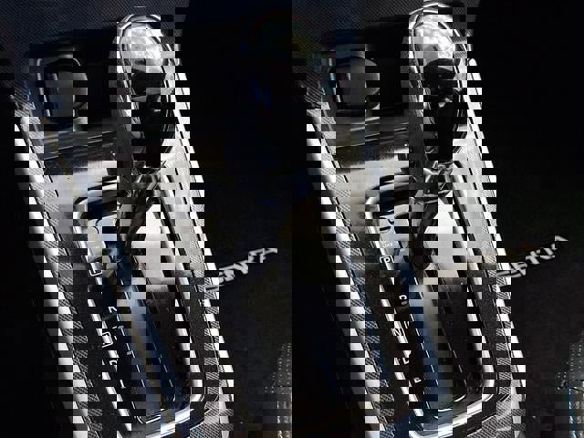 Used 2019 Nissan Sentra SR w/ Premium Package (SR) image 16