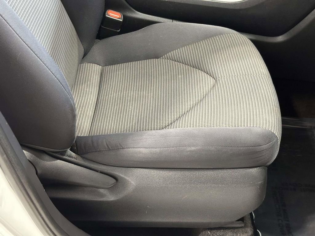 Used 2020 Toyota Highlander LE image 10