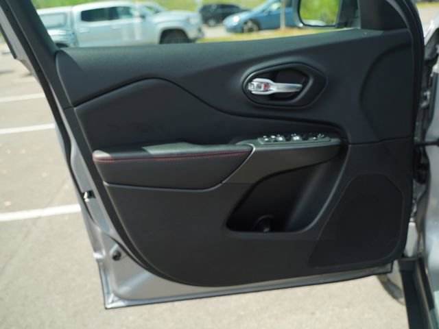 Used 2022 Jeep Cherokee Trailhawk image 14