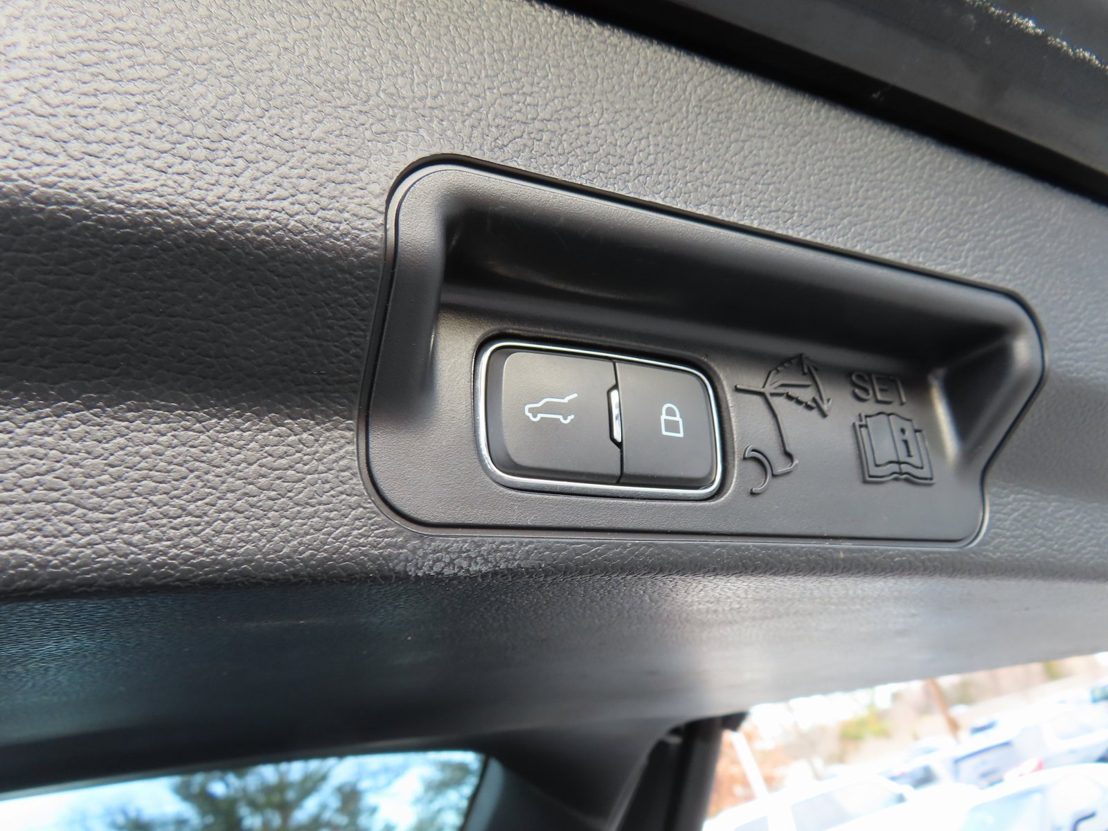 Used 2023 Ford Explorer XLT w/ Equipment Group 202A image 38