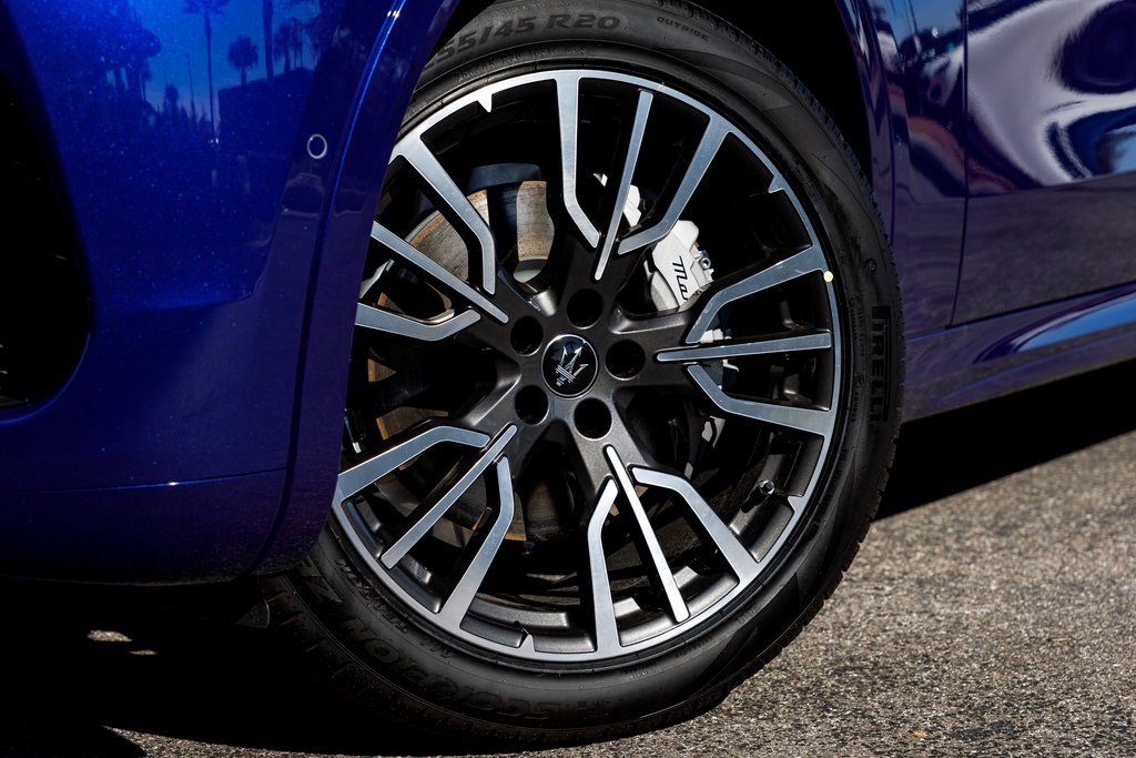 New 2025 Maserati Grecale GT image 10