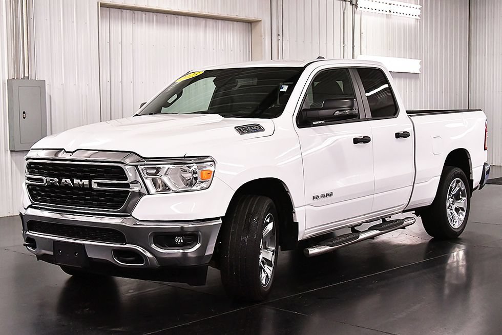 Used 2023 RAM 1500 Big Horn AWD/4WD image 3