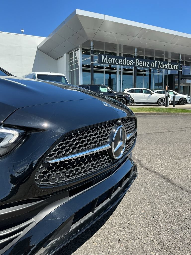 Used 2025 Mercedes-Benz C 300 4MATIC Sedan image 5