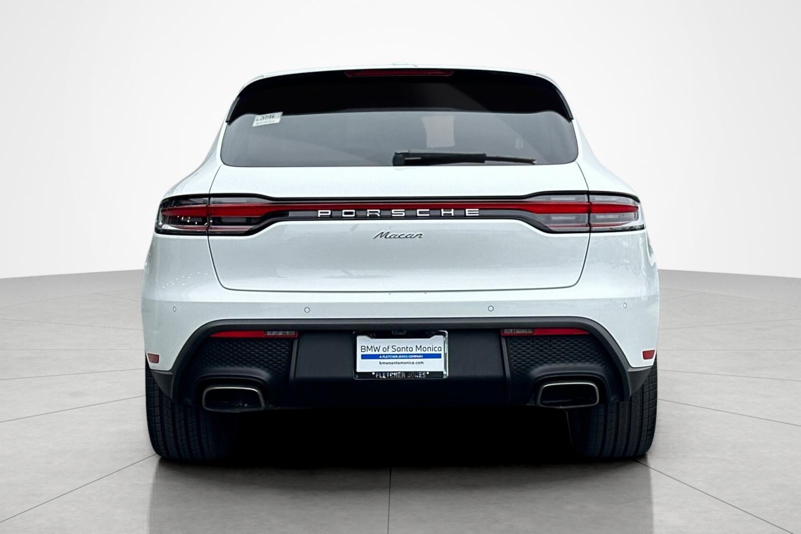 Used 2023 Porsche Macan AWD/4WD image 4
