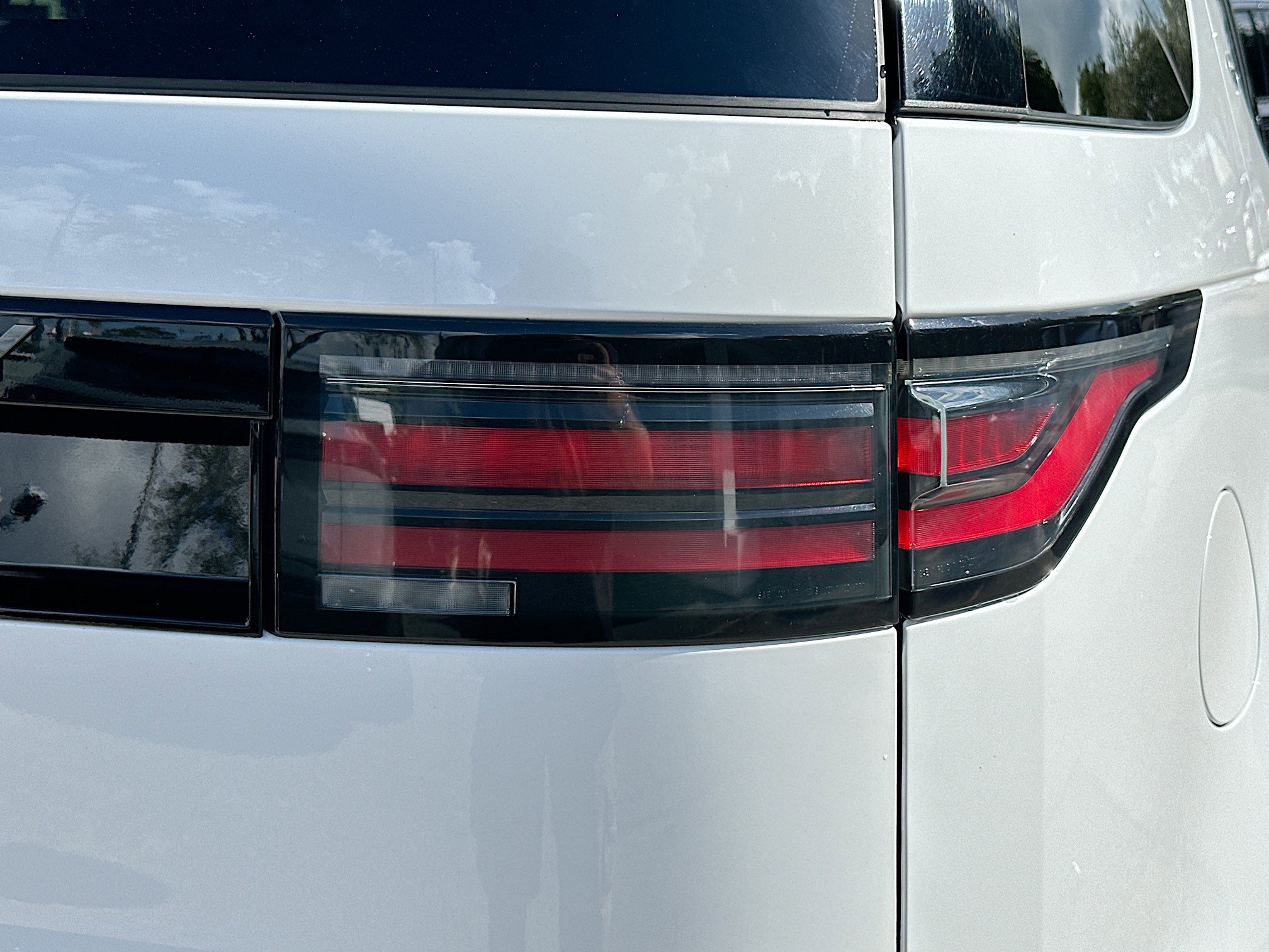 Used 2024 Land Rover Discovery Dynamic SE image 34