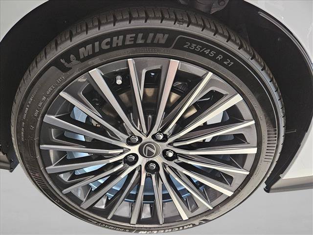 New 2026 Lexus ES 350e FWD image 10