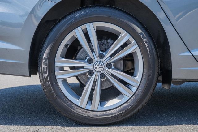 Used 2019 Volkswagen Jetta R-Line w/ R-Line Cold Weather Package FWD image 17