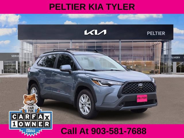 Used 2023 Toyota Corolla Cross LE image 1