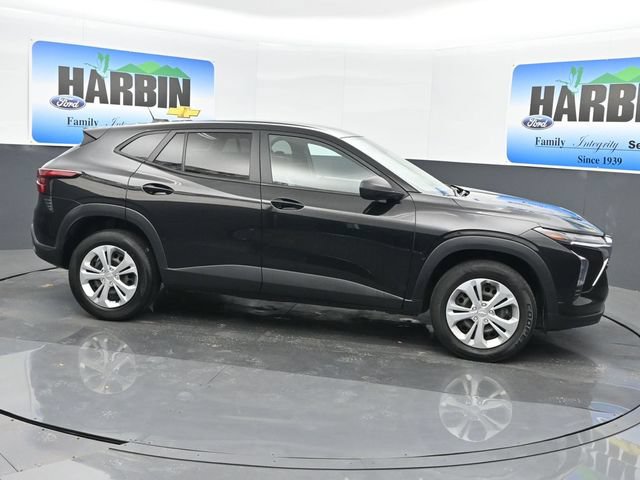 Used 2024 Chevrolet Trax LS FWD image 7