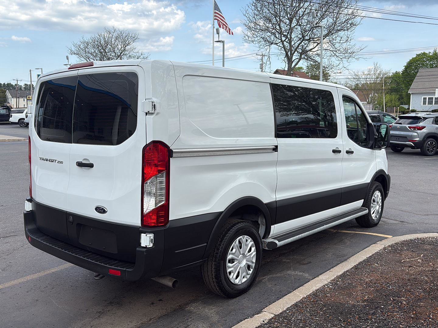 Used 2024 Ford Transit 250 Low Roof w/ Exterior Upgrade Package RWD image 4