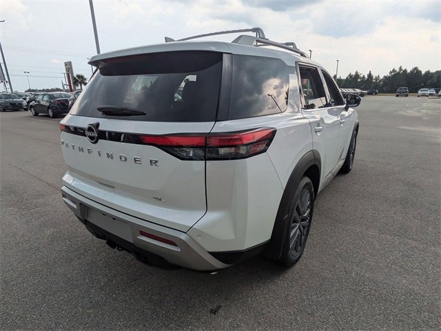 New 2025 Nissan Pathfinder SL image 3
