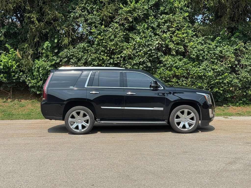 Used 2020 Cadillac Escalade Luxury AWD/4WD image 4