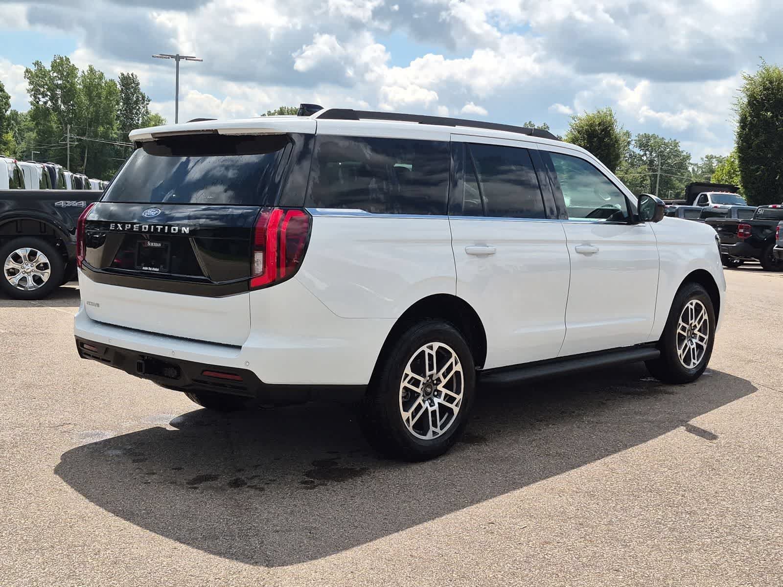 New 2026 Ford Expedition Active AWD/4WD image 8