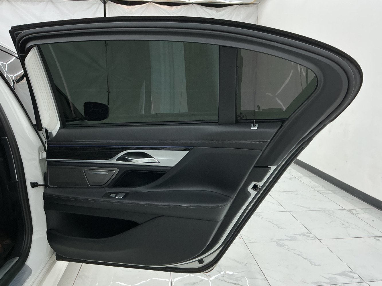 Used 2018 BMW 750i RWD image 25