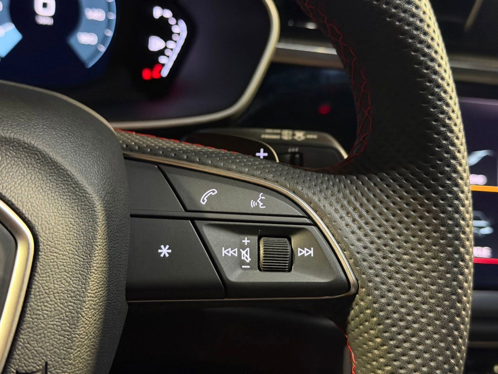 Certified 2025 Audi Q3 2.0T Premium Plus w/ Premium Plus Package image 26