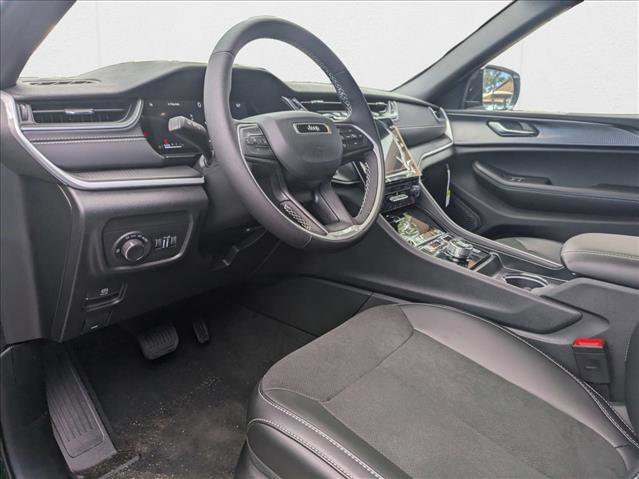 New 2025 Jeep Grand Cherokee L Laredo image 3