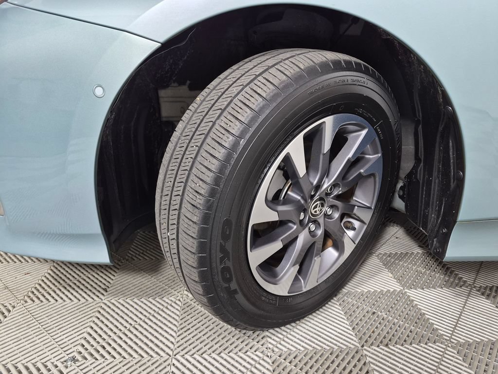 Used 2022 Toyota Prius Limited w/ Premium Convenience Package FWD image 10