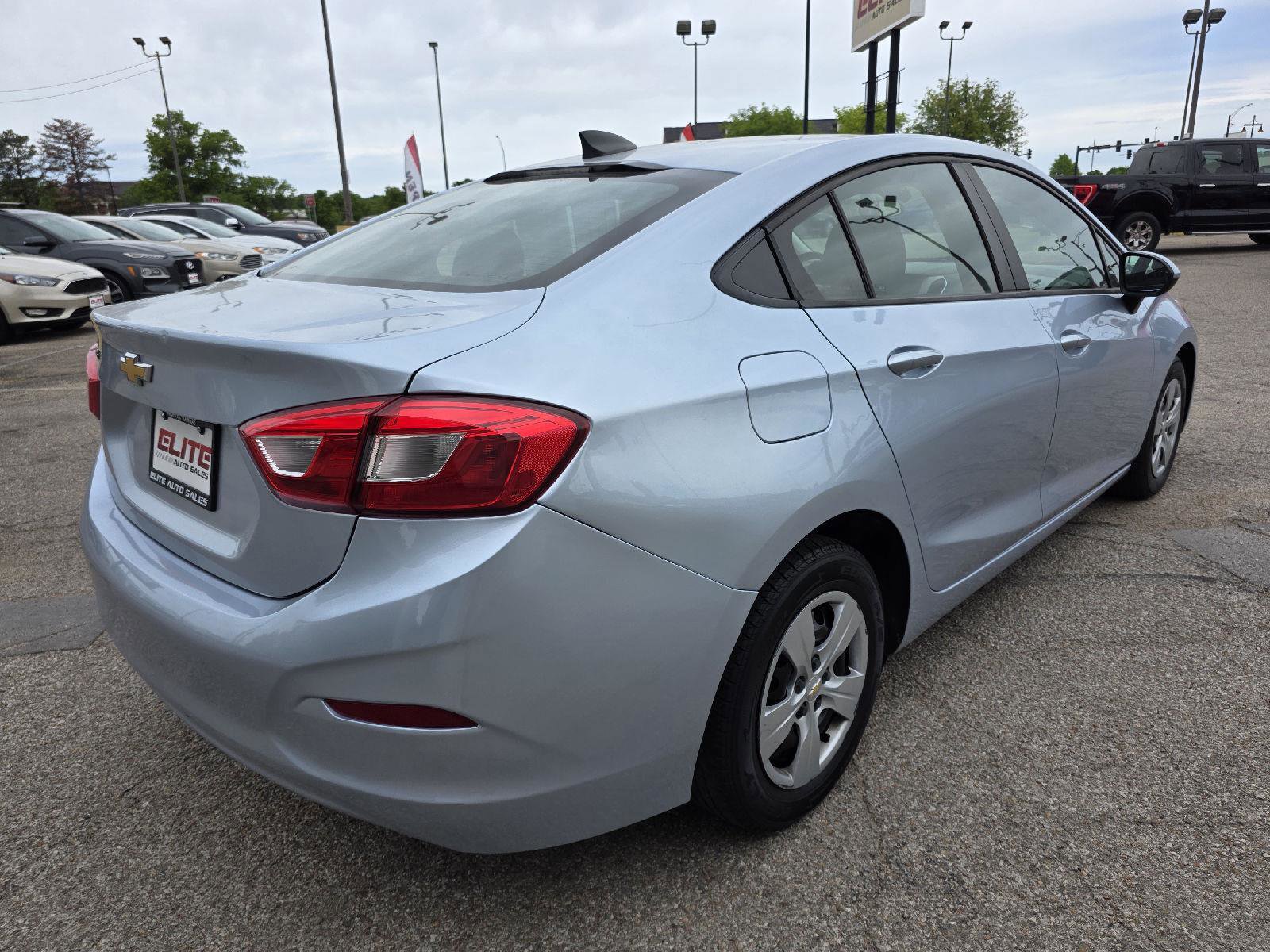 Used 2018 Chevrolet Cruze LS FWD image 5