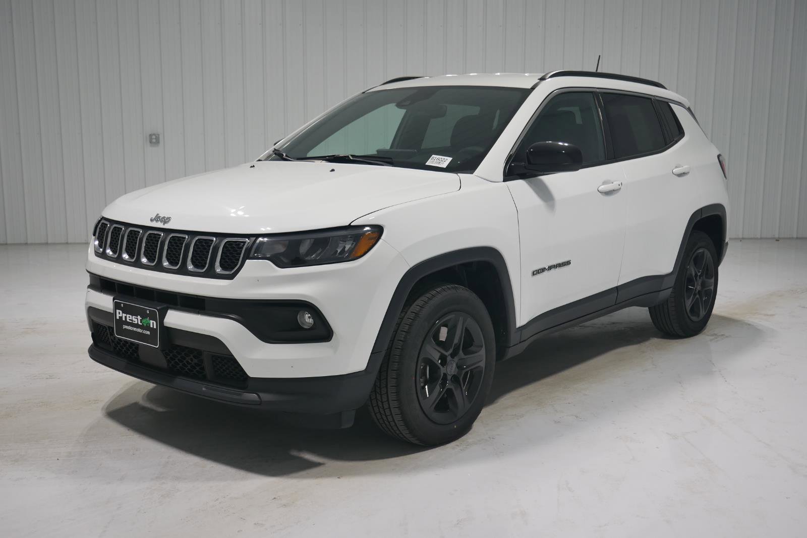 Used 2024 Jeep Compass Latitude image 1