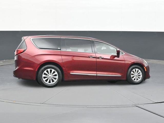 Used 2019 Chrysler Pacifica Touring-L image 51