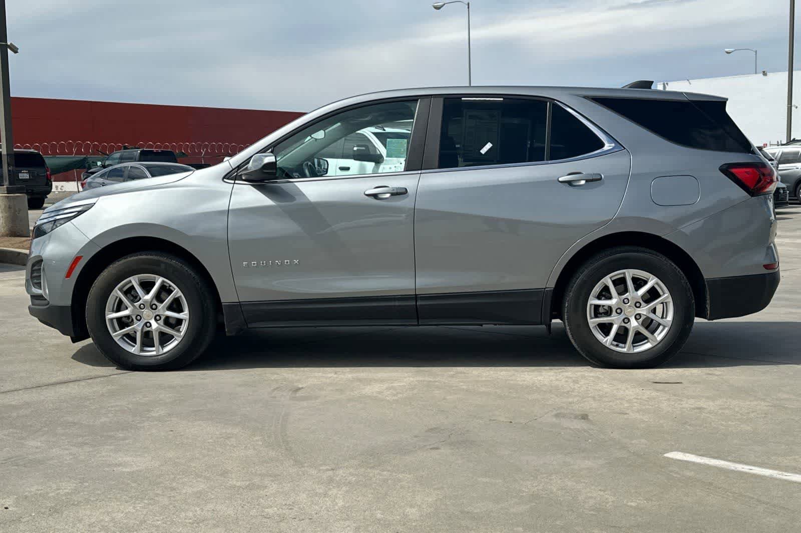Used 2023 Chevrolet Equinox LT FWD image 6