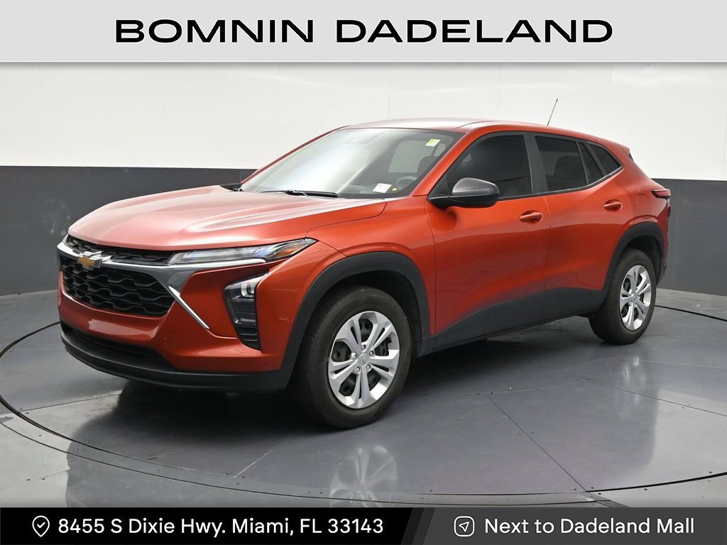 Used 2024 Chevrolet Trax LS FWD image 1
