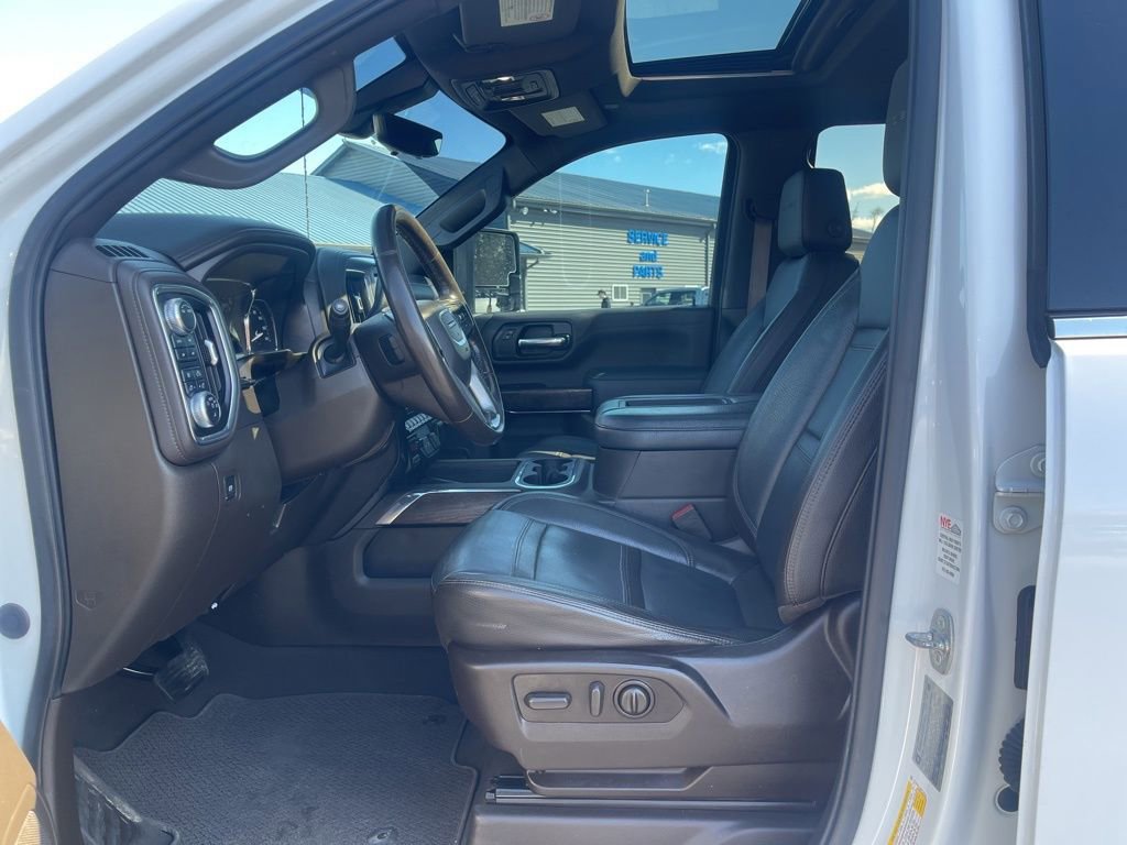 Used 2021 GMC Sierra 3500 Denali w/ Denali Ultimate Package image 17