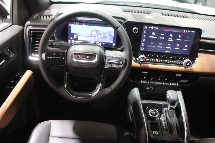 New 2026 GMC Canyon AT4 w/ Technology Plus Package AWD/4WD image 31