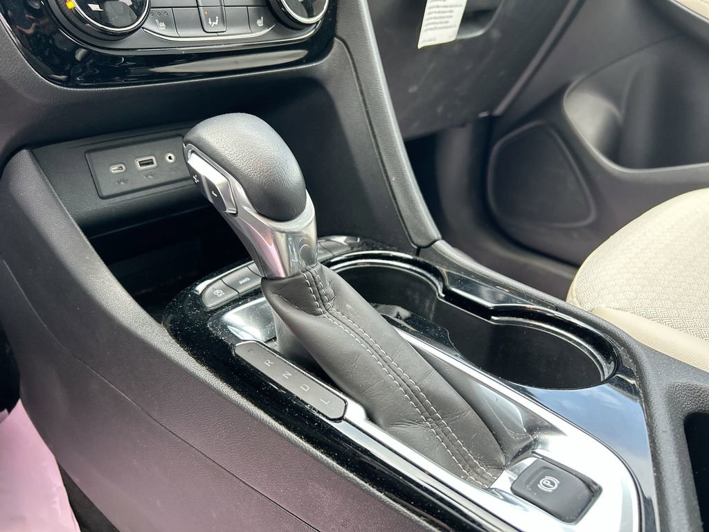 Used 2023 Buick Encore GX Preferred w/ Cold Weather Comfort Package AWD/4WD image 19