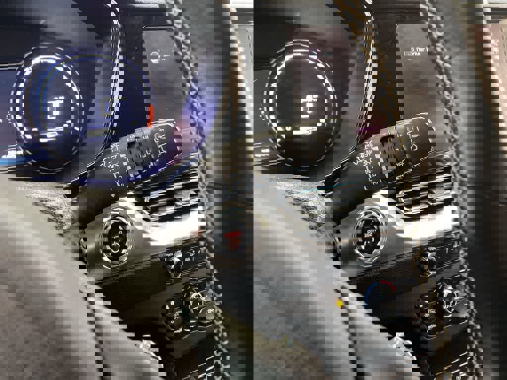 Used 2022 Kia Niro EX w/ Cold Weather Package image 24