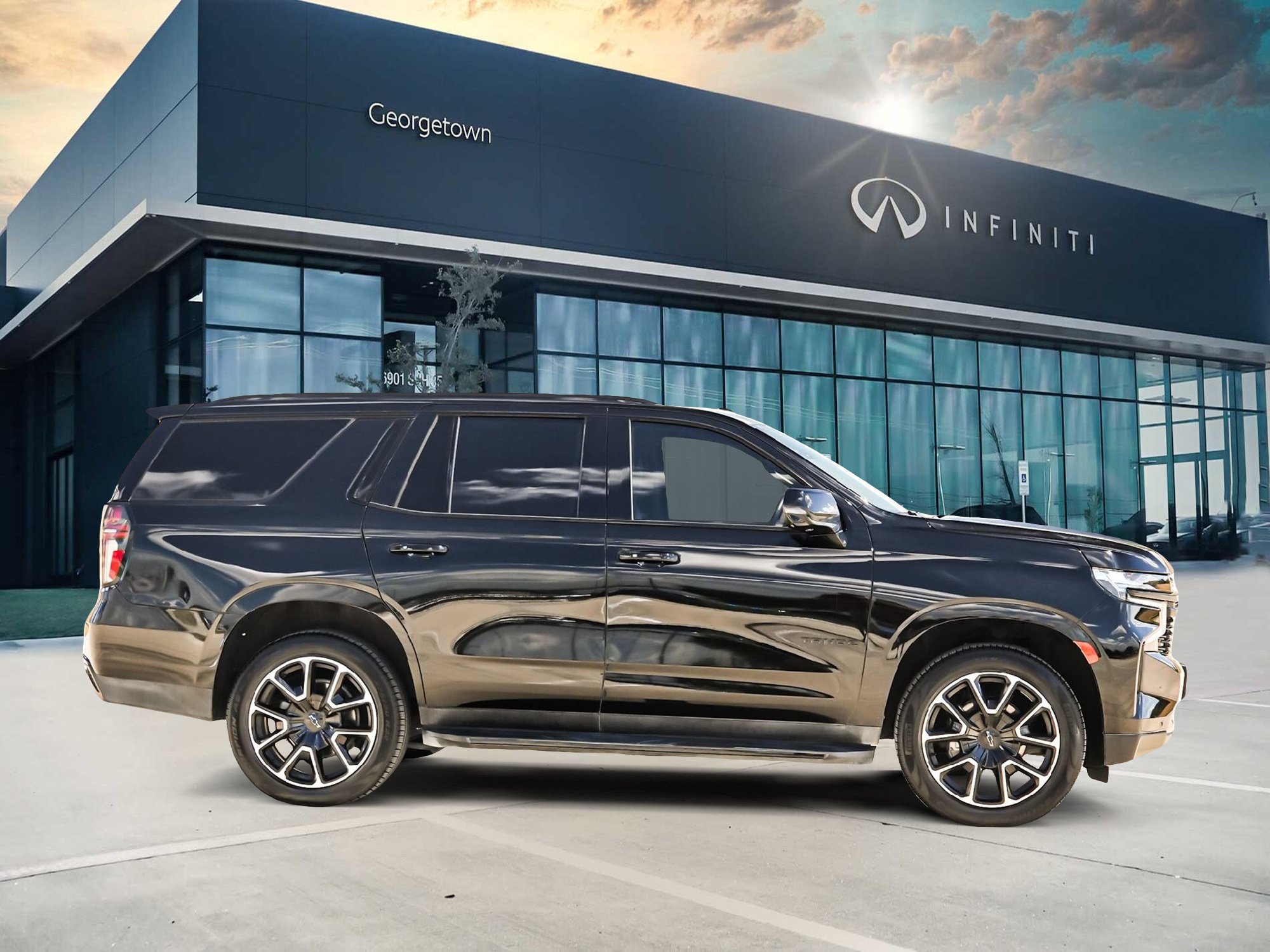 Used 2023 Chevrolet Tahoe RST w/ Luxury Package AWD/4WD image 3