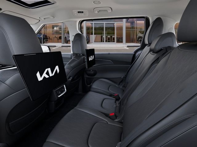 Certified 2025 Kia Carnival SX FWD image 18